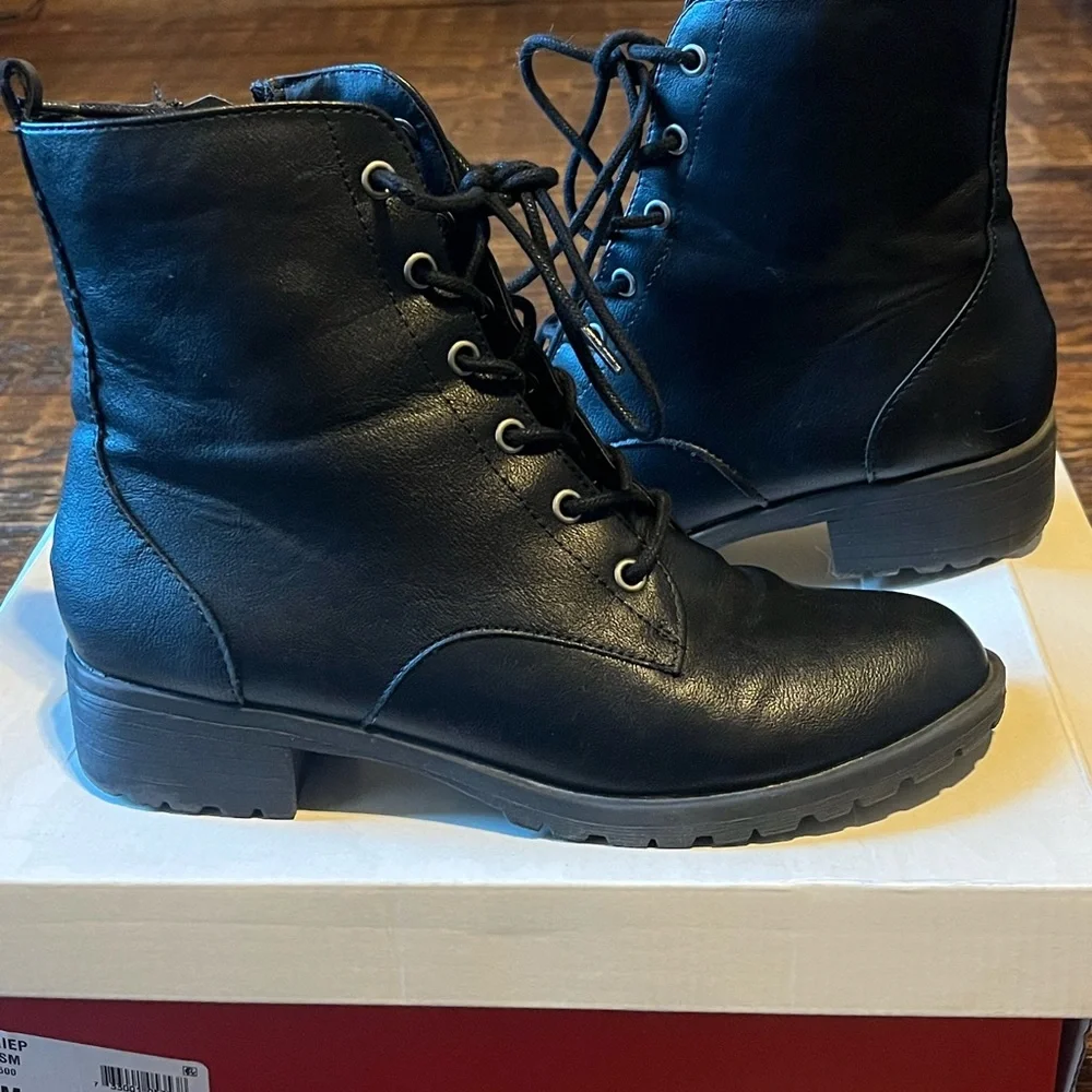 SUN + STONE
Black Lace-Up Lug Combat Boots - Picture 7 of 7